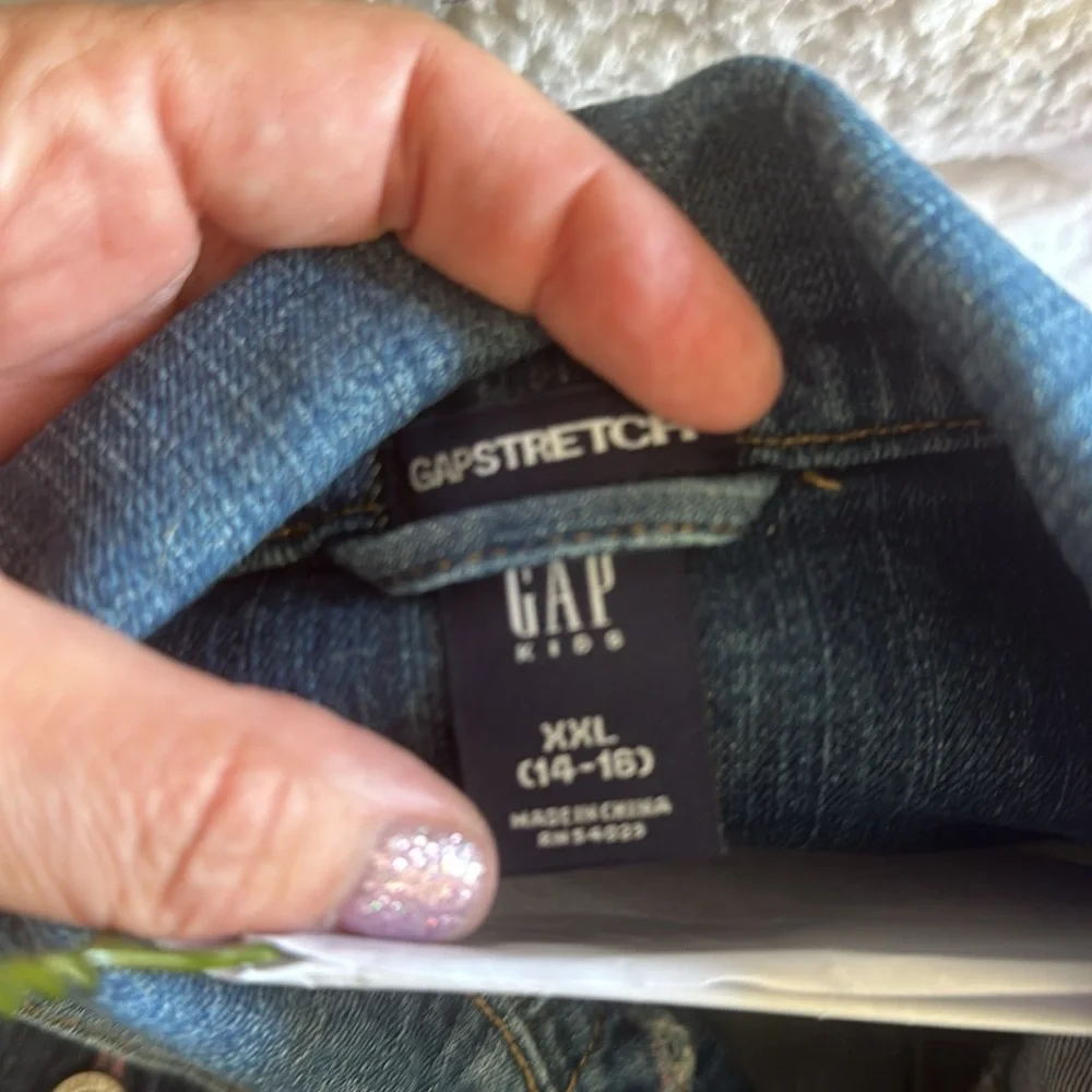 Gap Jean Jacket Classic piece for every girls closet! XXL Girls or Womens small.